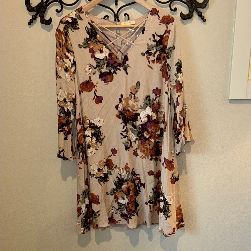 GILLI FLORAL FLUTTER SLEEVE SWING DRESS SIZE SMALL NWT
